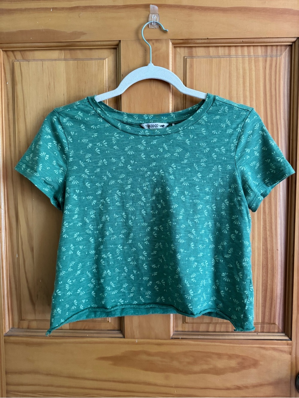 Soft and stretchy lightweight crop t shirt by Toad & Co size XS